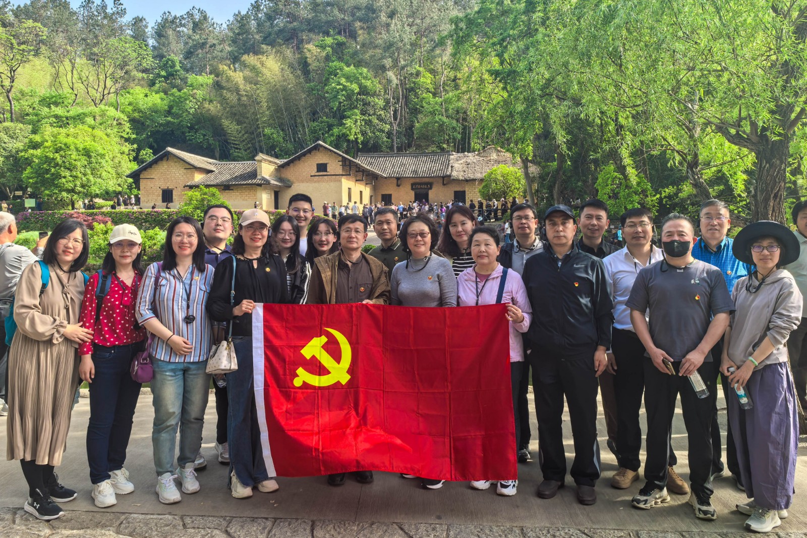 mmexport1744623311764 UFC投注